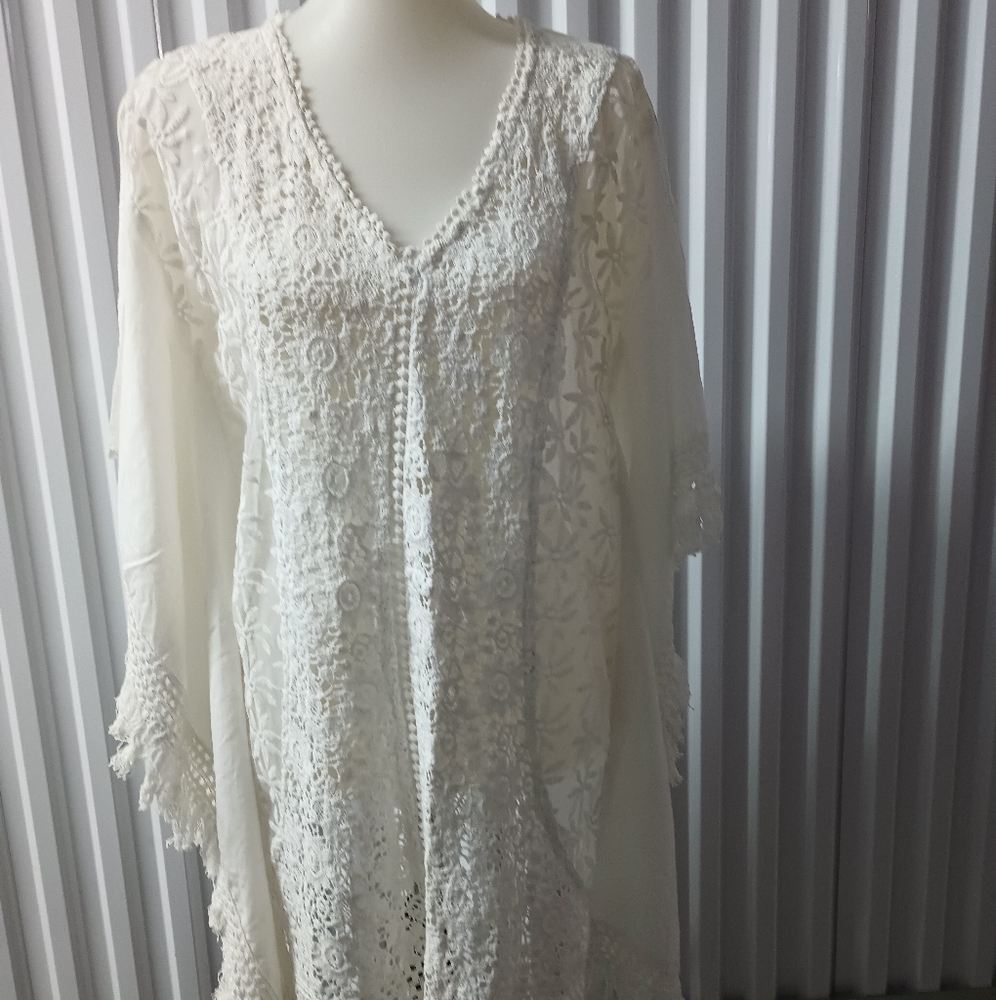 Selling a woman's Indian dress